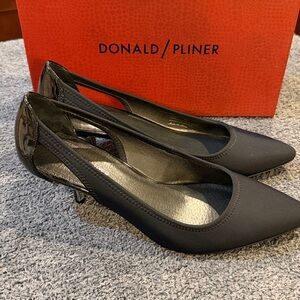 Donald J. Pliner Gaio Black Crepe Elastic Pointed Heels